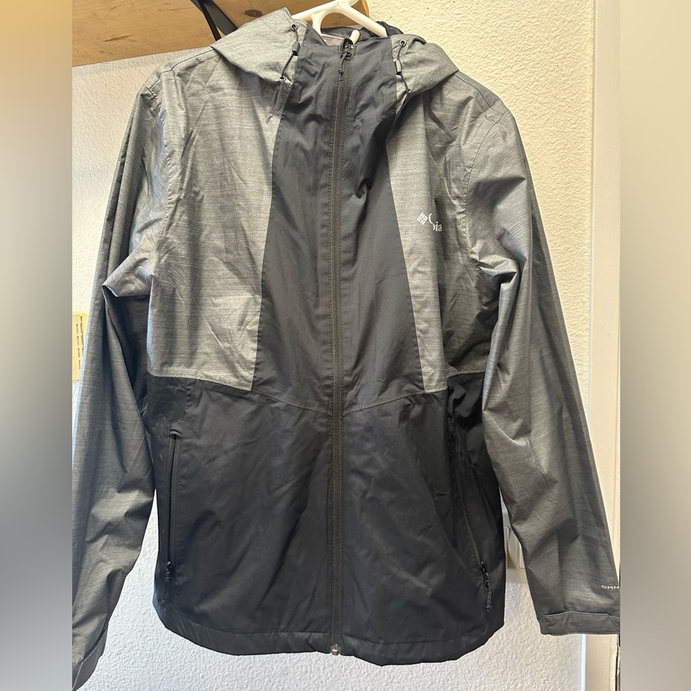 Columbia Gray and Black Raincoat Lightweight Water-Resistant